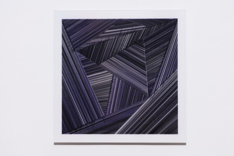 Temps et variations II (violet), 40,64 cm x 40,64 cm / Time and variations I (purple), 16" x 16", 2018. Image : Guy L'heureux