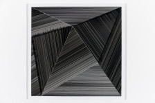 Temps et variations III (noir), 73,66 cm x 73,66 cm / Time and variations III (black), 29" x 29", 2018. Image : Guy L'heureux